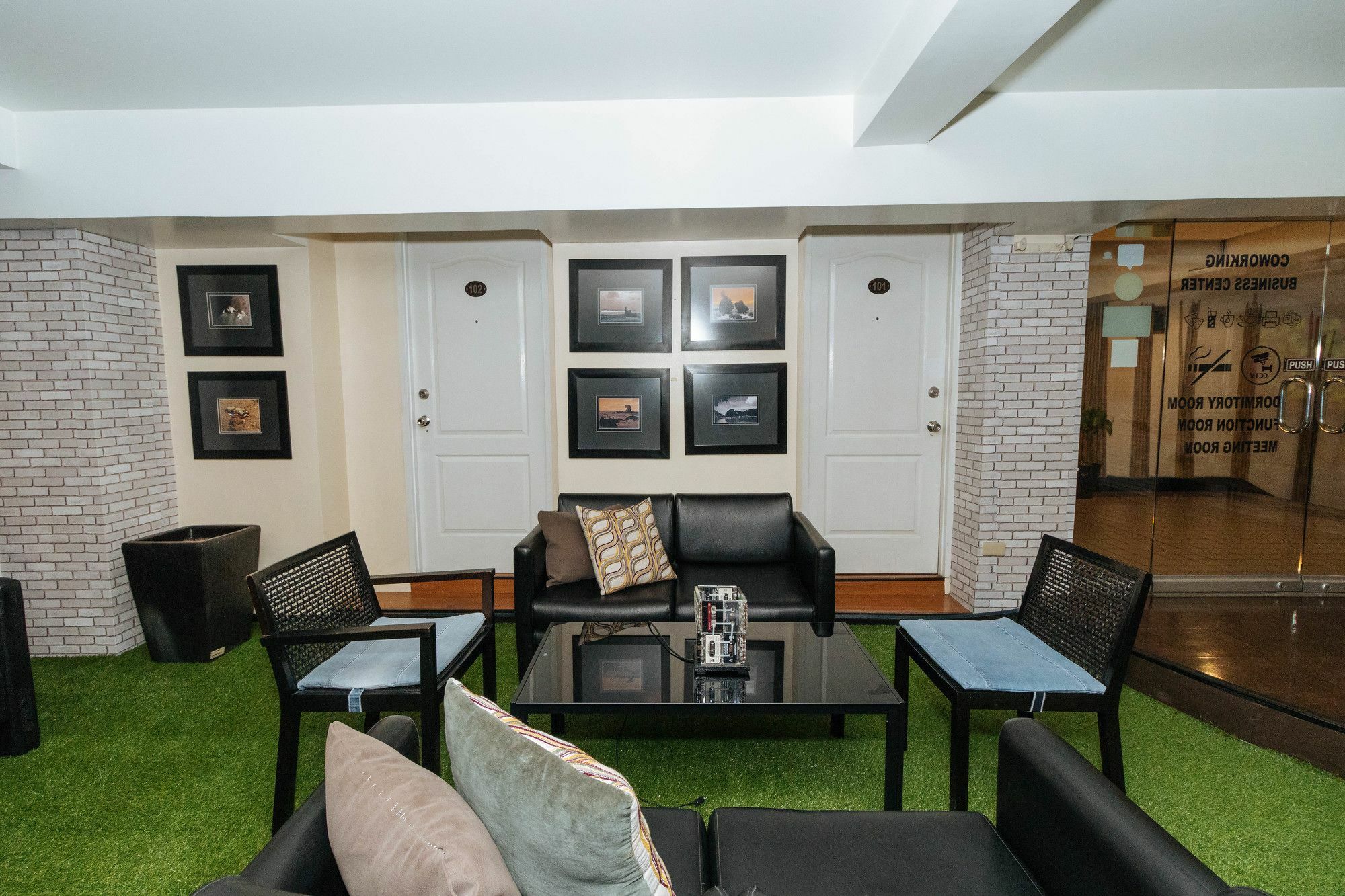 Reddoorz @ Amorsolo Makati Makati City Kültér fotó