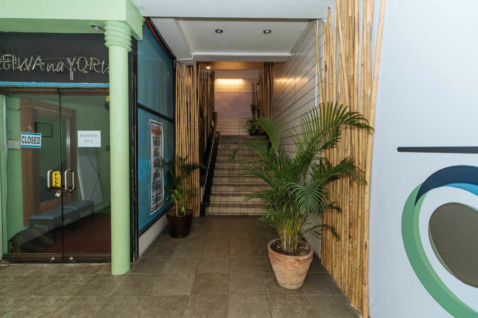 Reddoorz @ Amorsolo Makati Makati City Kültér fotó